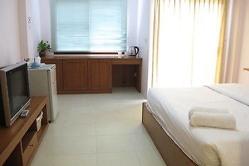 Hotel Somjai House Si Racha Exterior foto